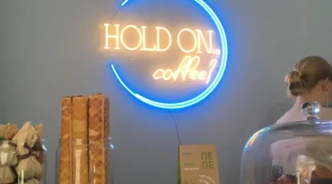 Точка по продаже кофе Hold on, coffee?  на сайте Sokolinayagora.su
